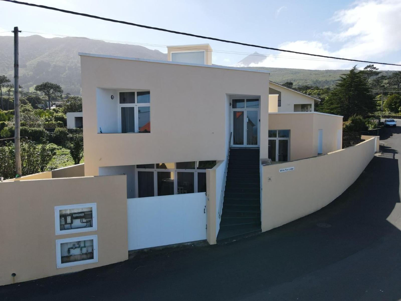 White Pico Lodge Sao Roque do Pico Exterior photo